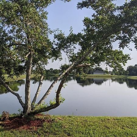 Port Saint Lucie A Little Piece Of Heaven- Peaceful Lake View Apartment- 1 Min From I95 And Turnpike Port St. Lucie Ngoại thất bức ảnh